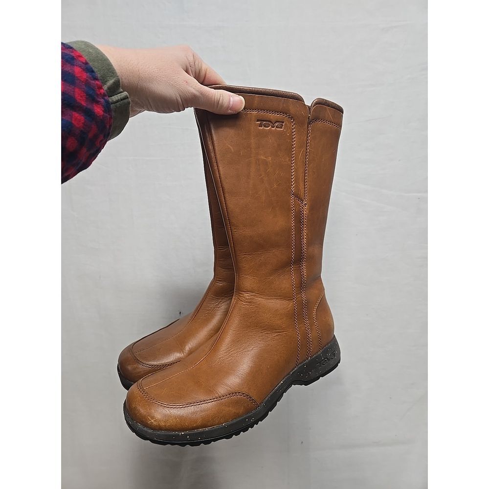 Teva Capistrano Cigar Brown Waterproof Leather‎ Women's Size 6 Calf Length Zip